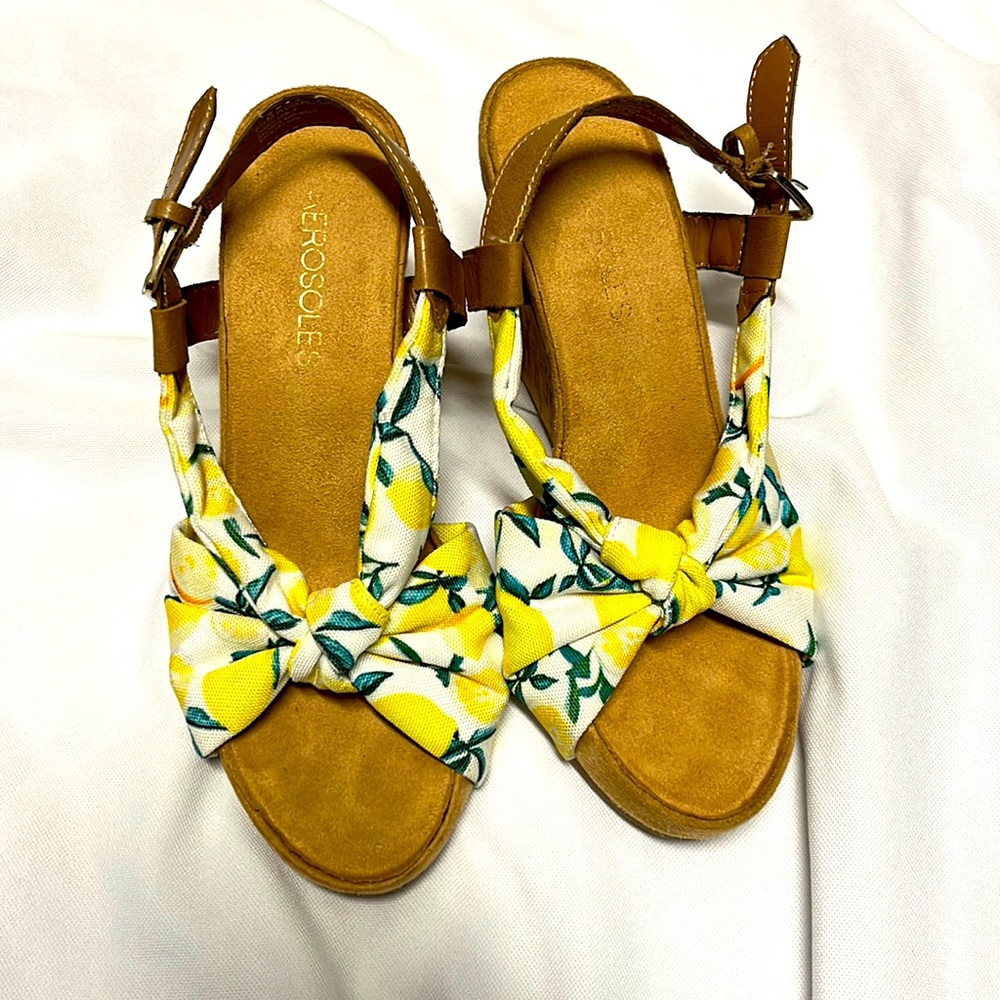 Aerosoles cute summer shoes Size 6